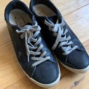 Golden Goose superstar